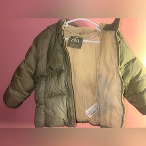 Zara Hooded Puffer Jacket. Green size 9-12M
